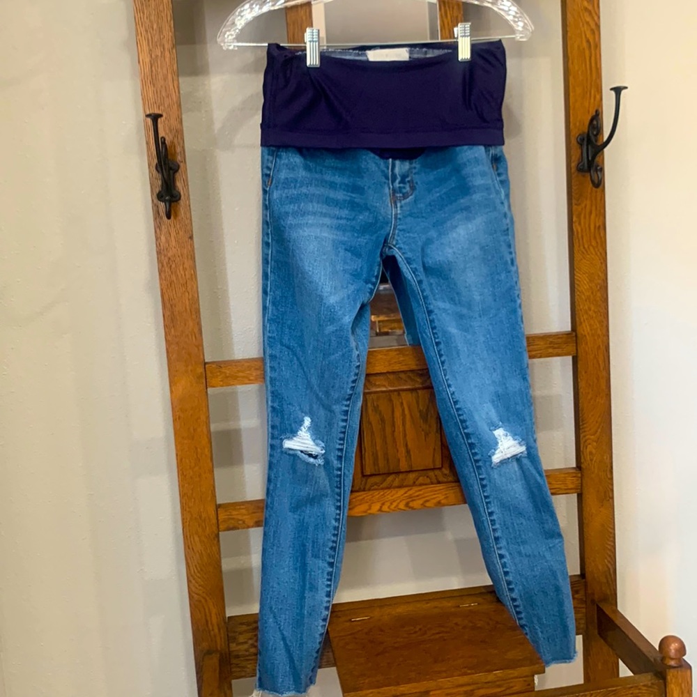 Pink blush maternity jeans. Medium blue wash. Gently worn.